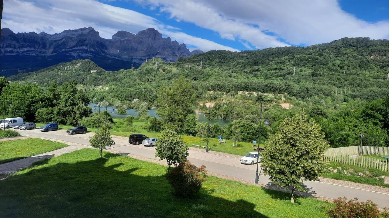 Apartament Casa Ega El Pueyo de Jaca Zewnętrze zdjęcie